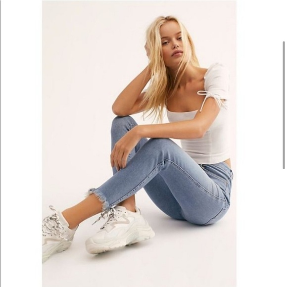 Free People We The Free High Rise Skinny Light Wash Jeans Raw Hem Size 30 - Picture 12 of 12